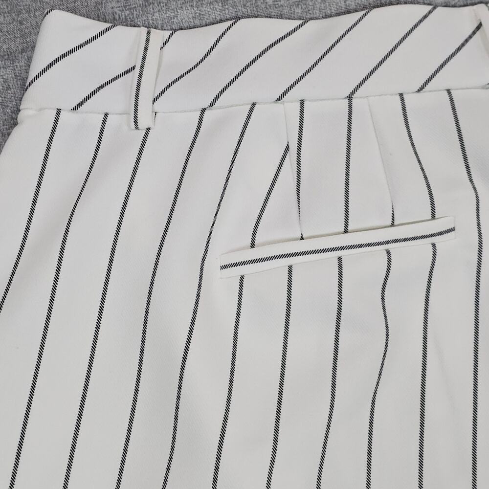 NWT Torrid Shorts Womens Size 16 White Black Pinstrip Twill Tailored Classic - Picture 5 of 11